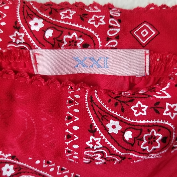❤ XXI Red Bandana Sheer Top - Picture 3 of 3